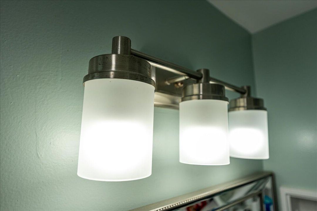 For Sale: $549,000 (3 beds, 2 baths, 1233 Square Feet)