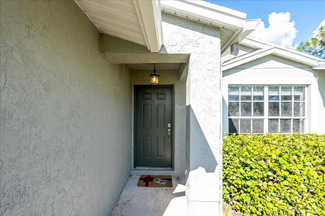 For Sale: $549,000 (3 beds, 2 baths, 1233 Square Feet)