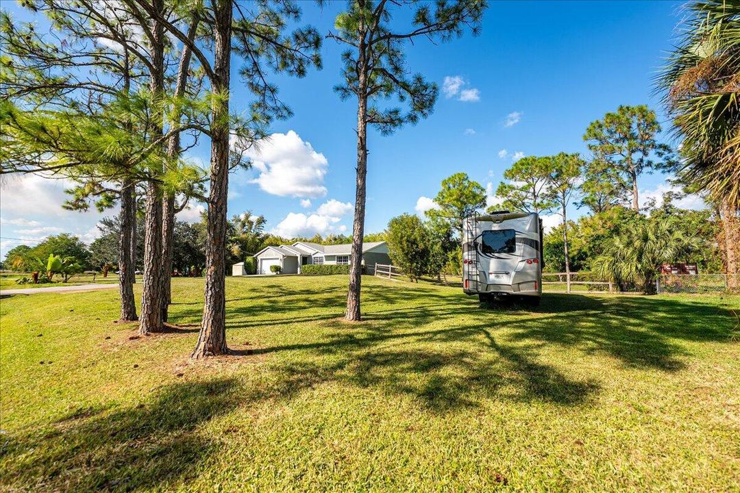 For Sale: $549,000 (3 beds, 2 baths, 1233 Square Feet)