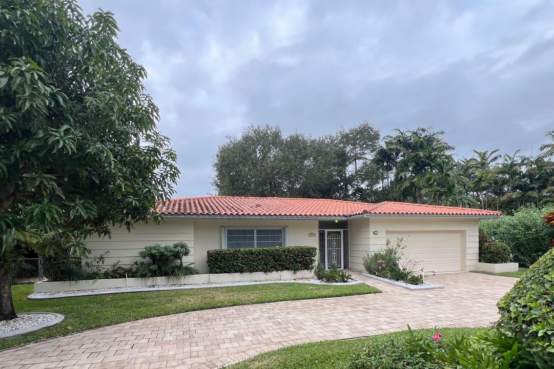 En Venta: $1,260,000 (4 camas, 2 baños, 1894 Pies cuadrados)