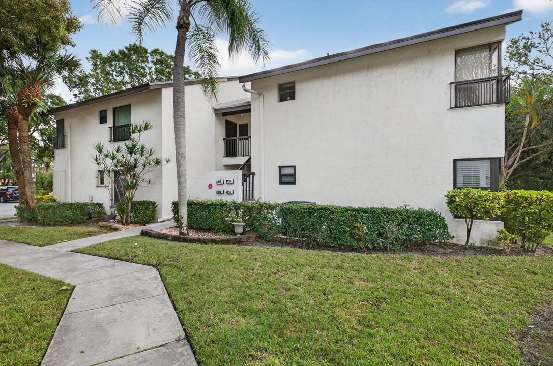 For Sale: $279,000 (3 beds, 2 baths, 1120 Square Feet)