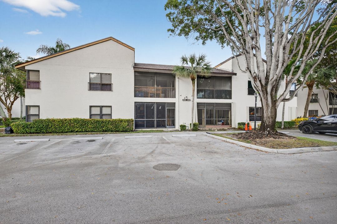 For Sale: $279,000 (3 beds, 2 baths, 1120 Square Feet)