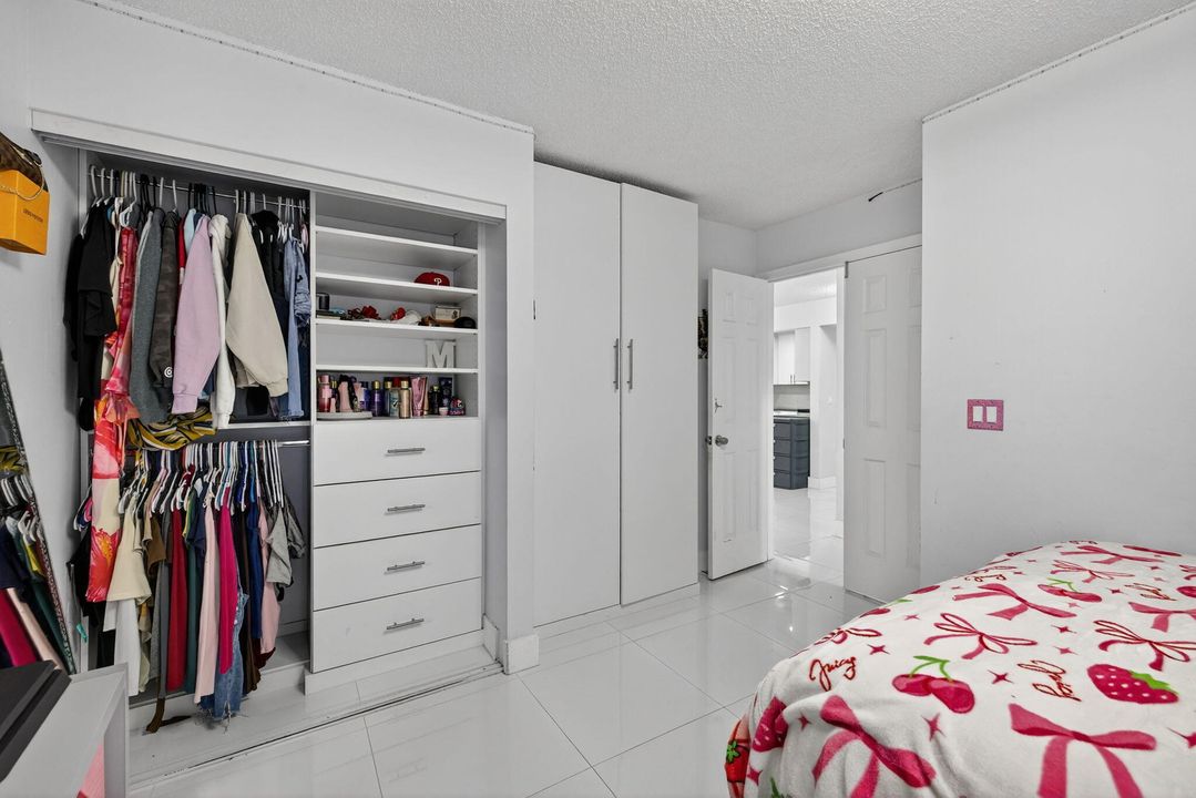 For Sale: $279,000 (3 beds, 2 baths, 1120 Square Feet)