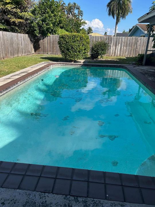 Active With Contract: $525,000 (4 beds, 2 baths, 1684 Square Feet)