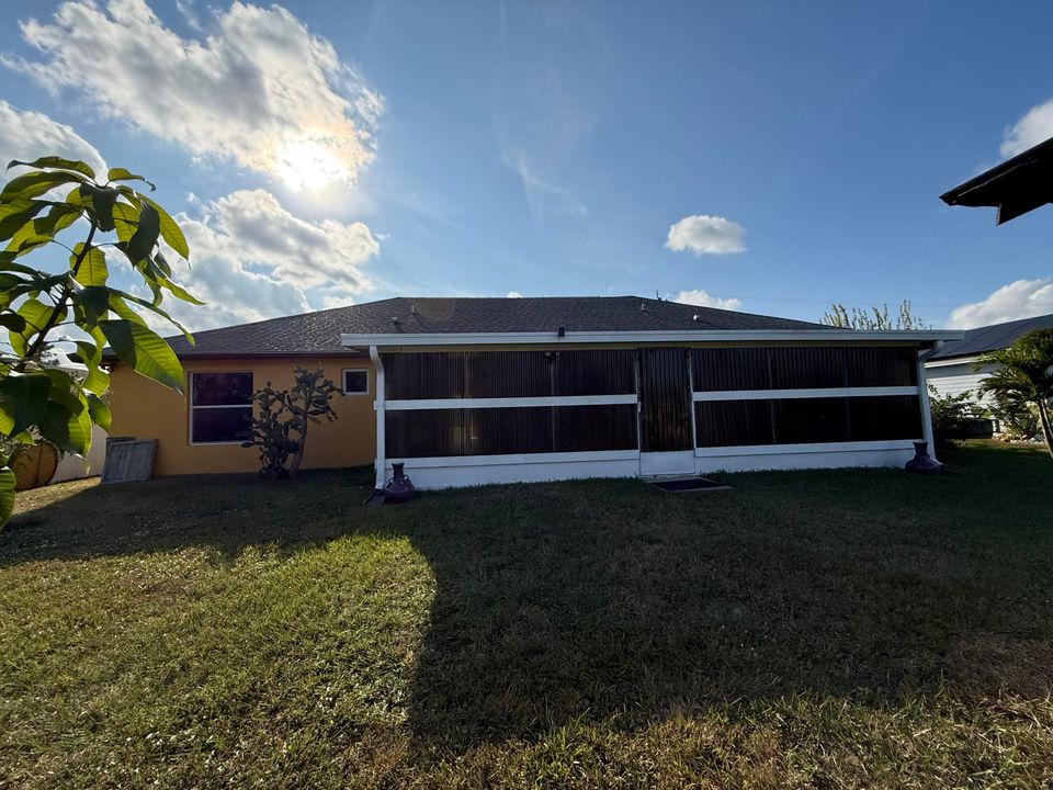 For Rent: $2,650 (4 beds, 2 baths, 1640 Square Feet)