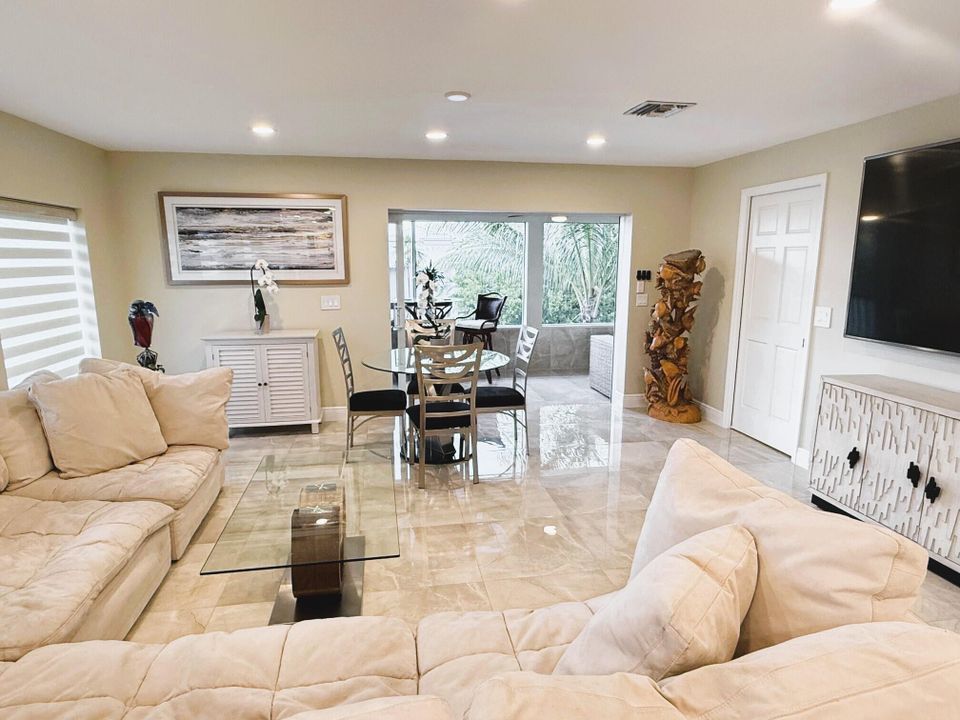 For Sale: $1,900,000 (4 beds, 2 baths, 1994 Square Feet)