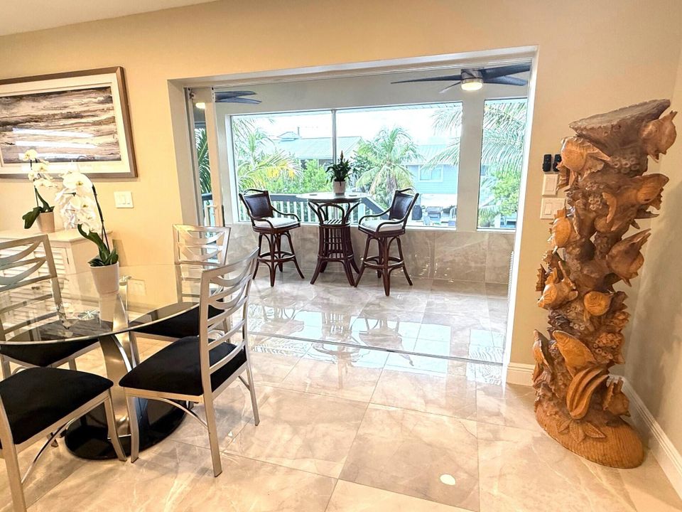 For Sale: $1,900,000 (4 beds, 2 baths, 1994 Square Feet)