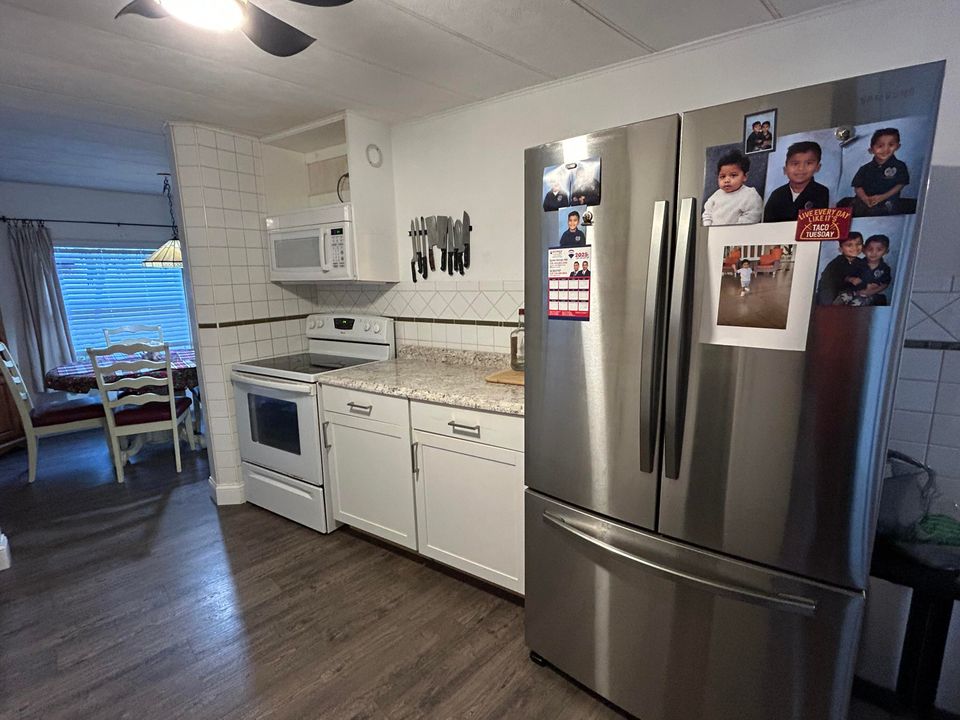 For Rent: $1,295 (3 beds, 2 baths, 1152 Square Feet)