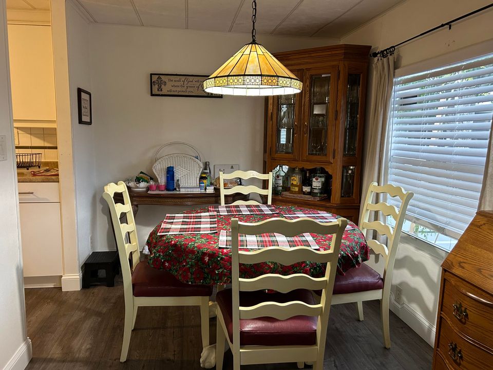 For Rent: $1,295 (3 beds, 2 baths, 1152 Square Feet)