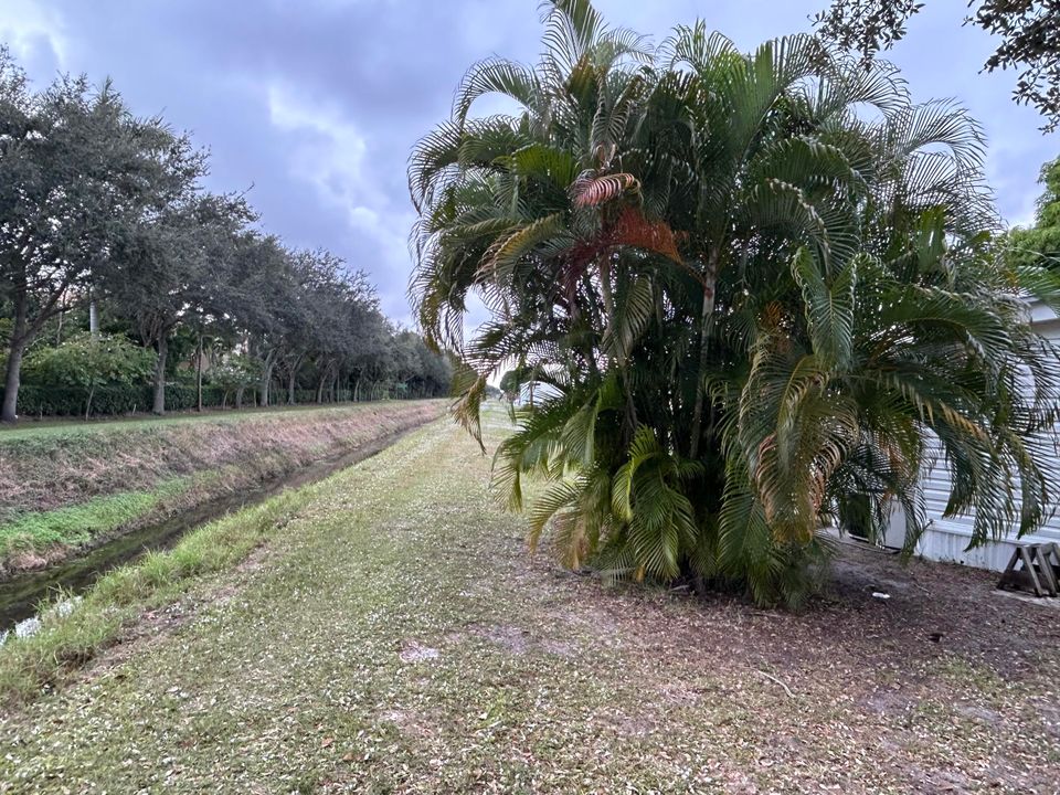 For Rent: $1,295 (3 beds, 2 baths, 1152 Square Feet)