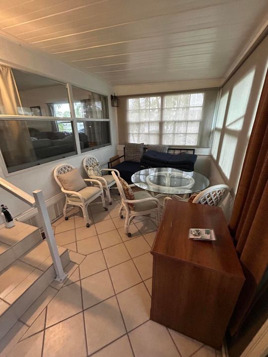 For Rent: $1,295 (3 beds, 2 baths, 1152 Square Feet)