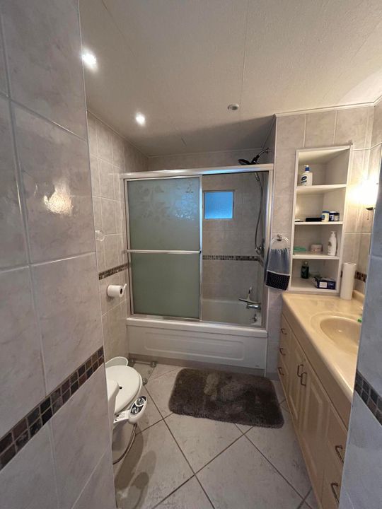 For Rent: $1,295 (3 beds, 2 baths, 1152 Square Feet)