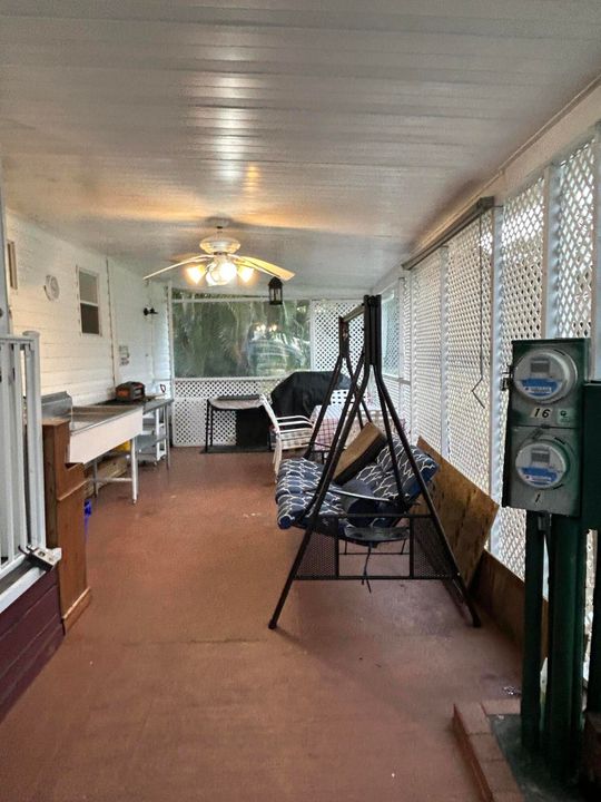 For Rent: $1,295 (3 beds, 2 baths, 1152 Square Feet)