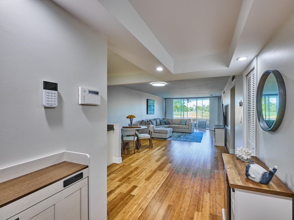 待售: $267,500 (2 贝兹, 2 浴室, 1112 平方英尺)