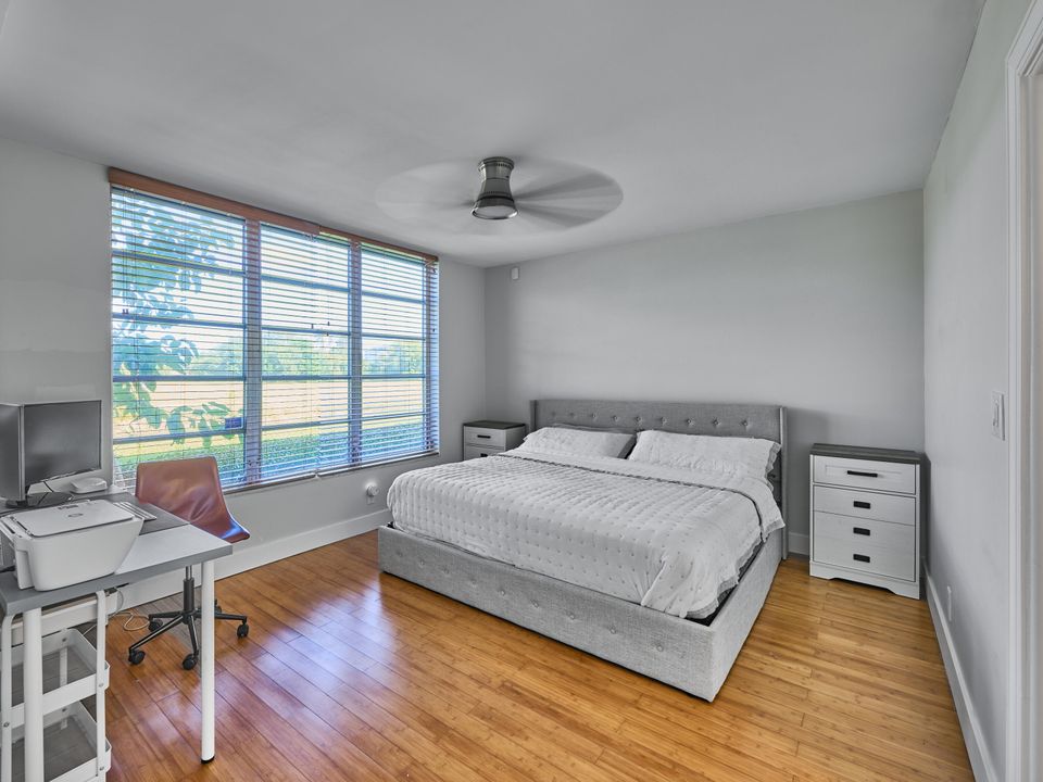 待售: $267,500 (2 贝兹, 2 浴室, 1112 平方英尺)