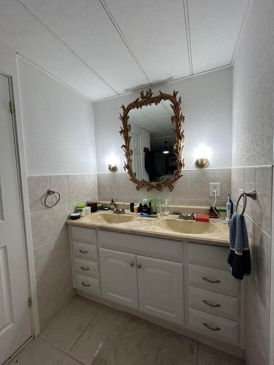 For Rent: $1,295 (3 beds, 2 baths, 1152 Square Feet)