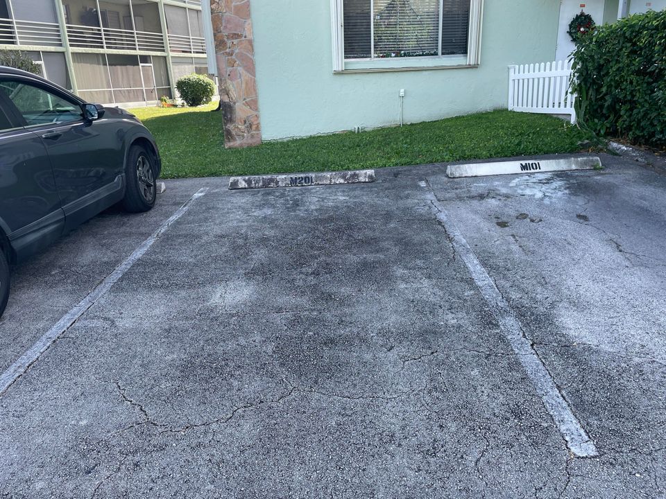 待售: $154,900 (2 贝兹, 2 浴室, 912 平方英尺)