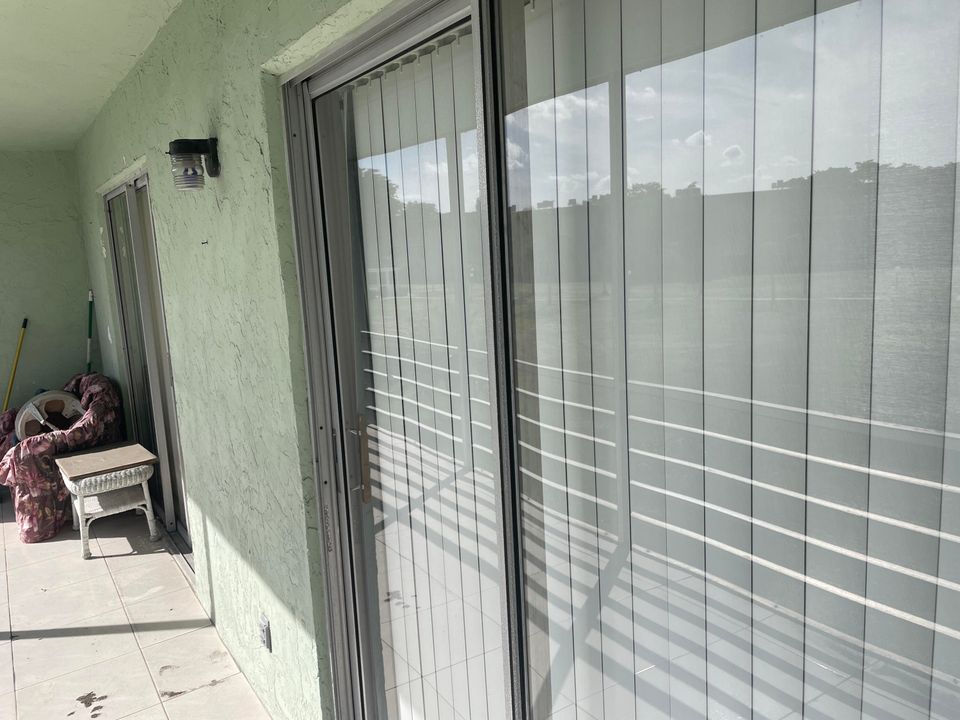 待售: $154,900 (2 贝兹, 2 浴室, 912 平方英尺)