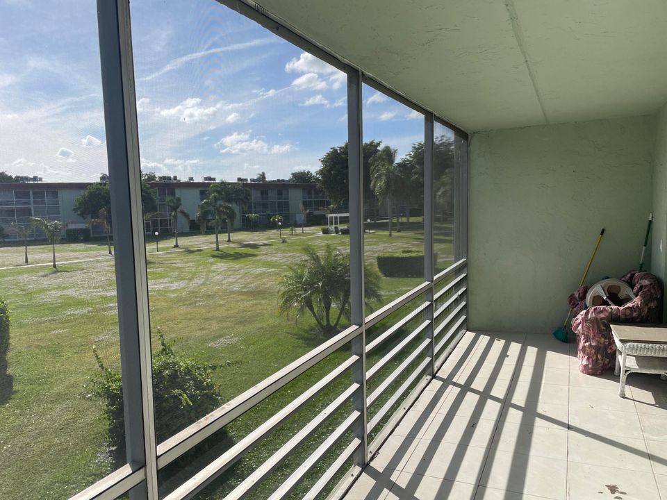 待售: $154,900 (2 贝兹, 2 浴室, 912 平方英尺)