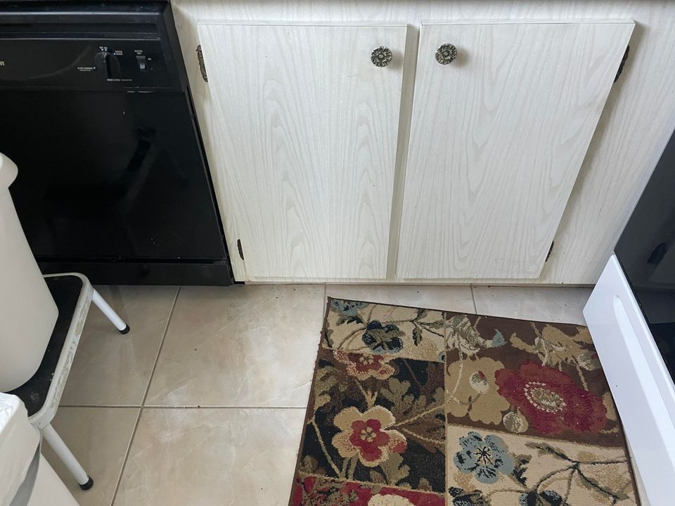 待售: $154,900 (2 贝兹, 2 浴室, 912 平方英尺)