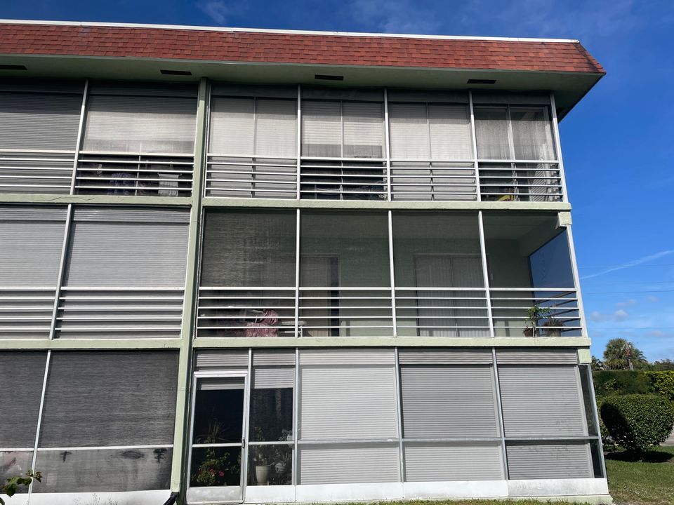 待售: $154,900 (2 贝兹, 2 浴室, 912 平方英尺)