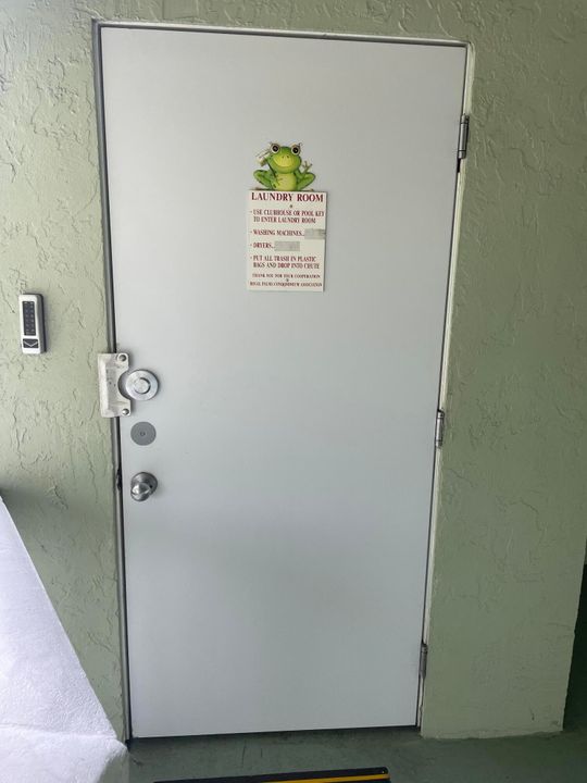 待售: $154,900 (2 贝兹, 2 浴室, 912 平方英尺)