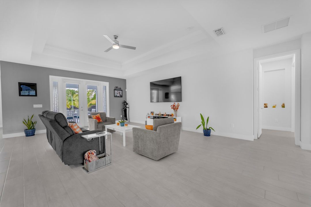 For Sale: $1,200,000 (4 beds, 3 baths, 2839 Square Feet)