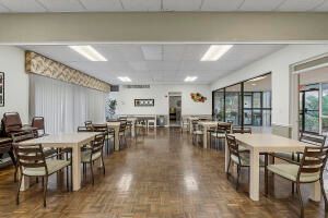 出租: $3,000 (2 贝兹, 2 浴室, 825 平方英尺)