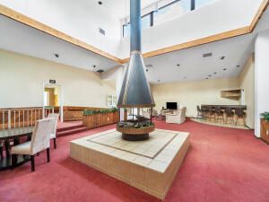 出租: $3,000 (2 贝兹, 2 浴室, 825 平方英尺)