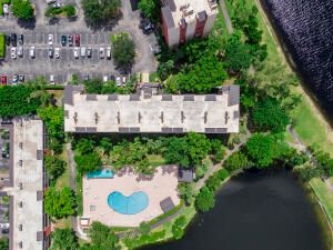 出租: $3,000 (2 贝兹, 2 浴室, 825 平方英尺)