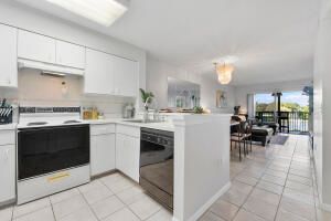 出租: $3,000 (2 贝兹, 2 浴室, 825 平方英尺)