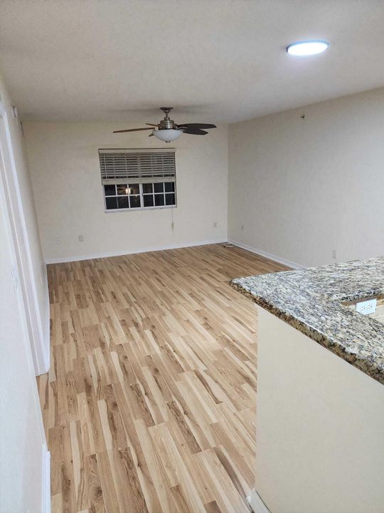 For Rent: $2,250 (2 beds, 2 baths, 904 Square Feet)