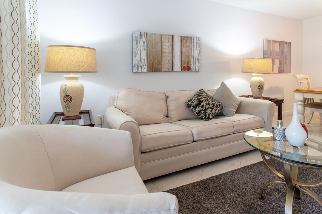 For Sale: $89,000 (1 beds, 1 baths, 640 Square Feet)