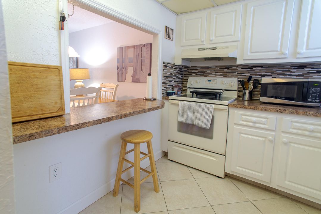 For Sale: $89,000 (1 beds, 1 baths, 640 Square Feet)