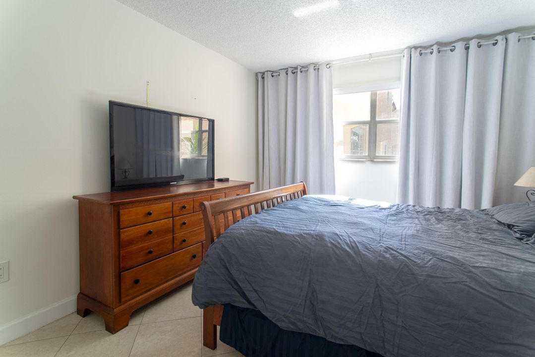 For Sale: $89,000 (1 beds, 1 baths, 640 Square Feet)