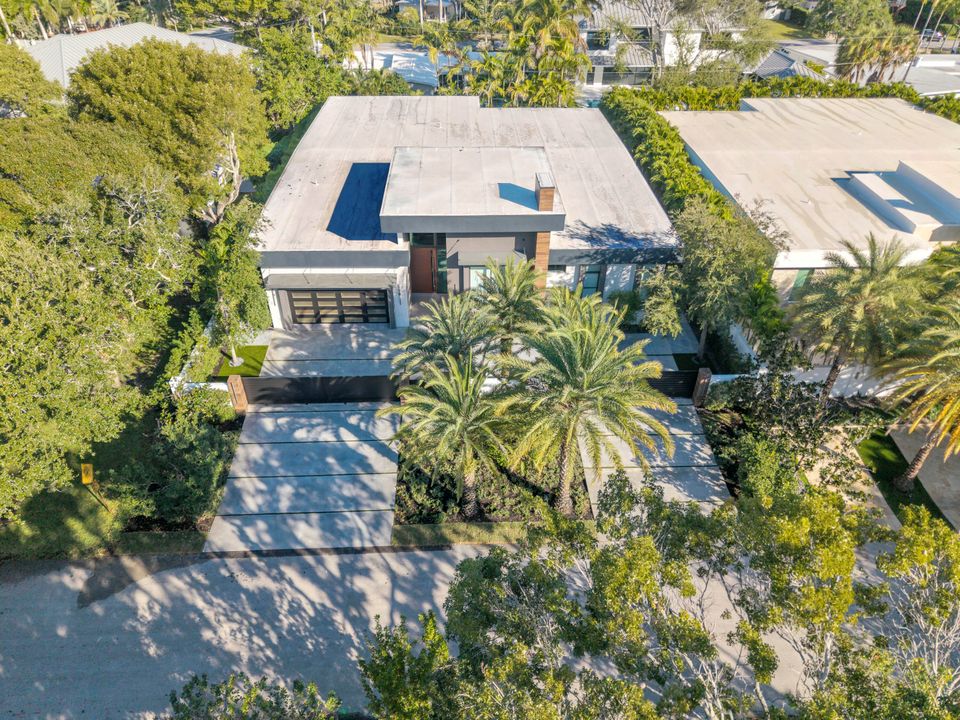 For Sale: $5,250,000 (5 beds, 5 baths, 5708 Square Feet)