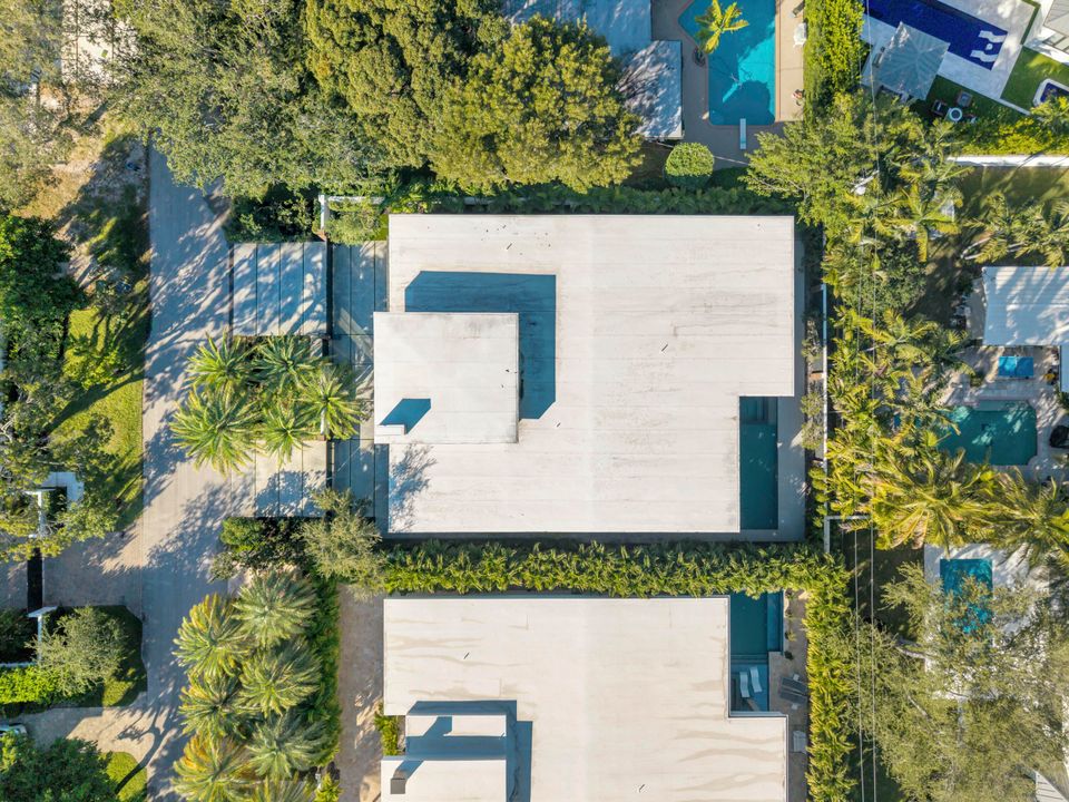 For Sale: $5,250,000 (5 beds, 5 baths, 5708 Square Feet)