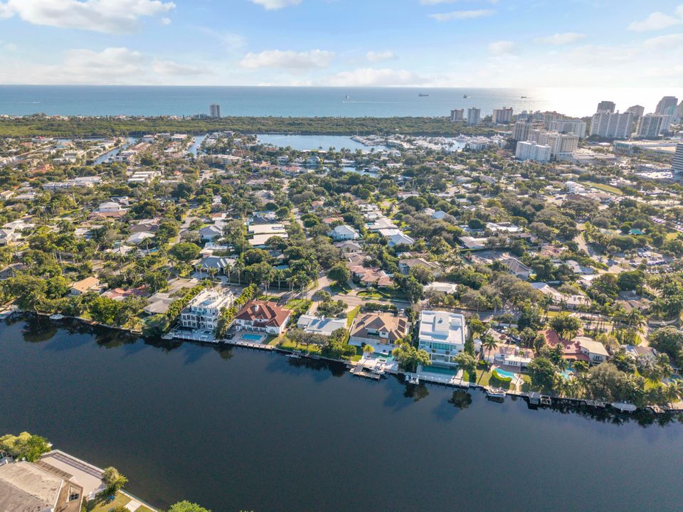 For Sale: $5,250,000 (5 beds, 5 baths, 5708 Square Feet)