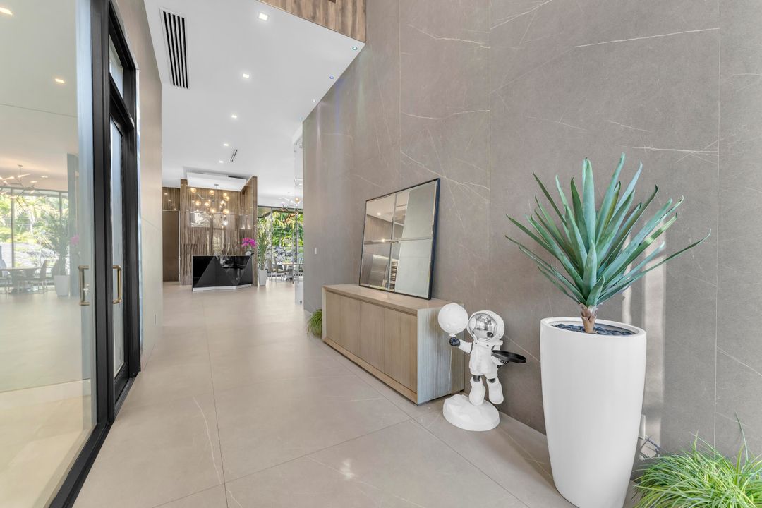 For Sale: $5,250,000 (5 beds, 5 baths, 5708 Square Feet)