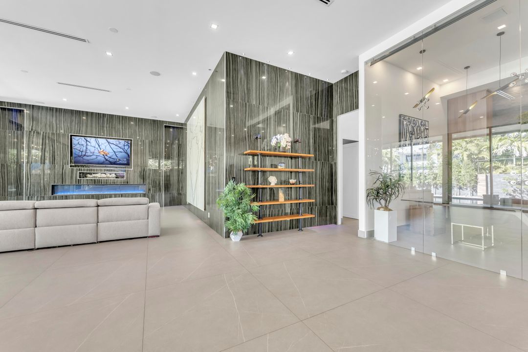 For Sale: $5,250,000 (5 beds, 5 baths, 5708 Square Feet)