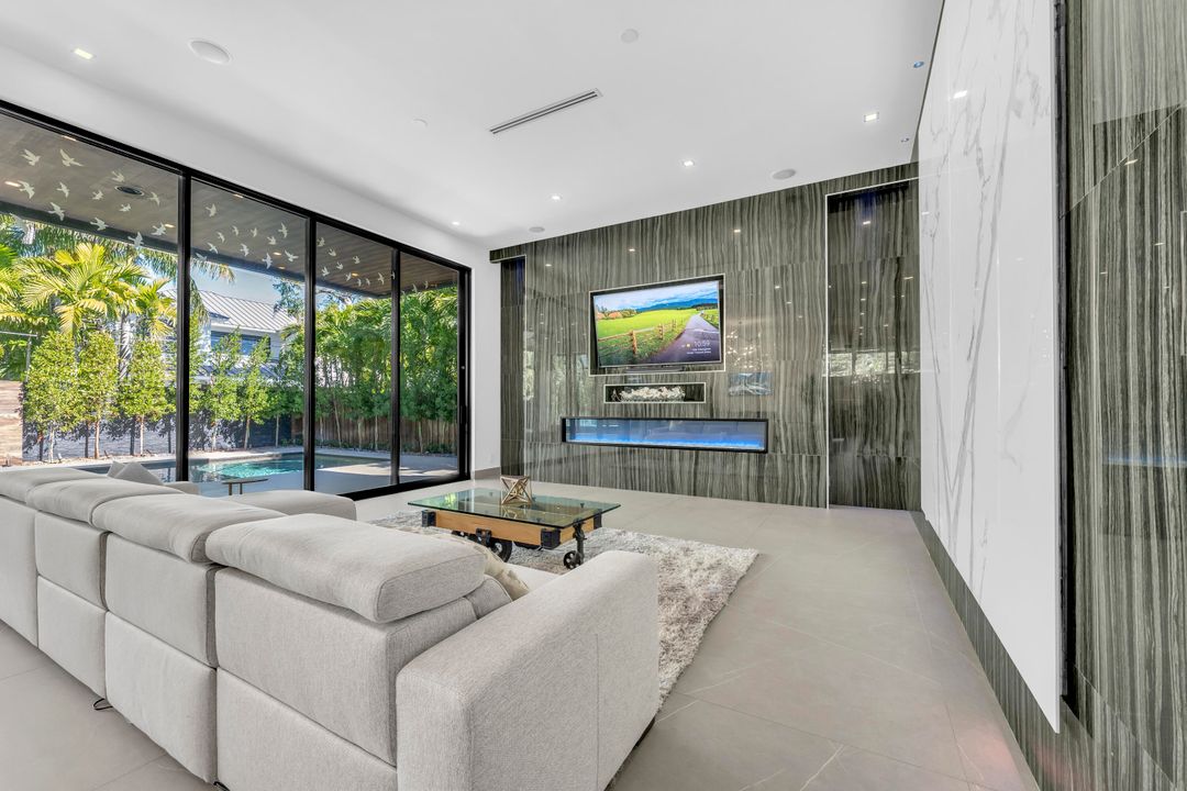 For Sale: $5,250,000 (5 beds, 5 baths, 5708 Square Feet)