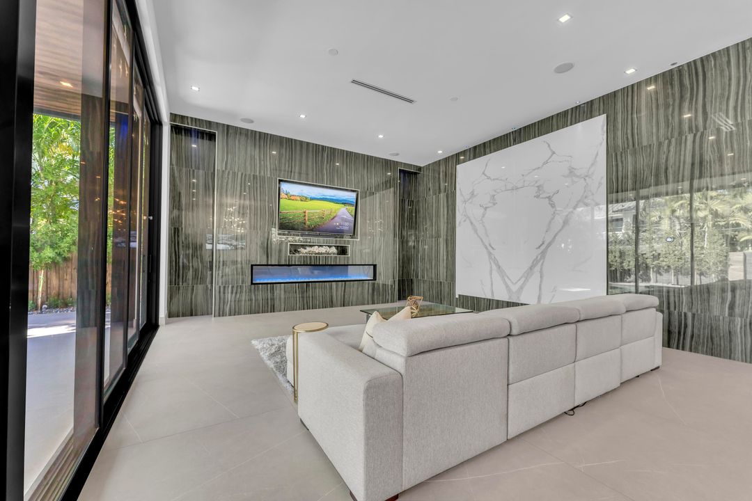 For Sale: $5,250,000 (5 beds, 5 baths, 5708 Square Feet)