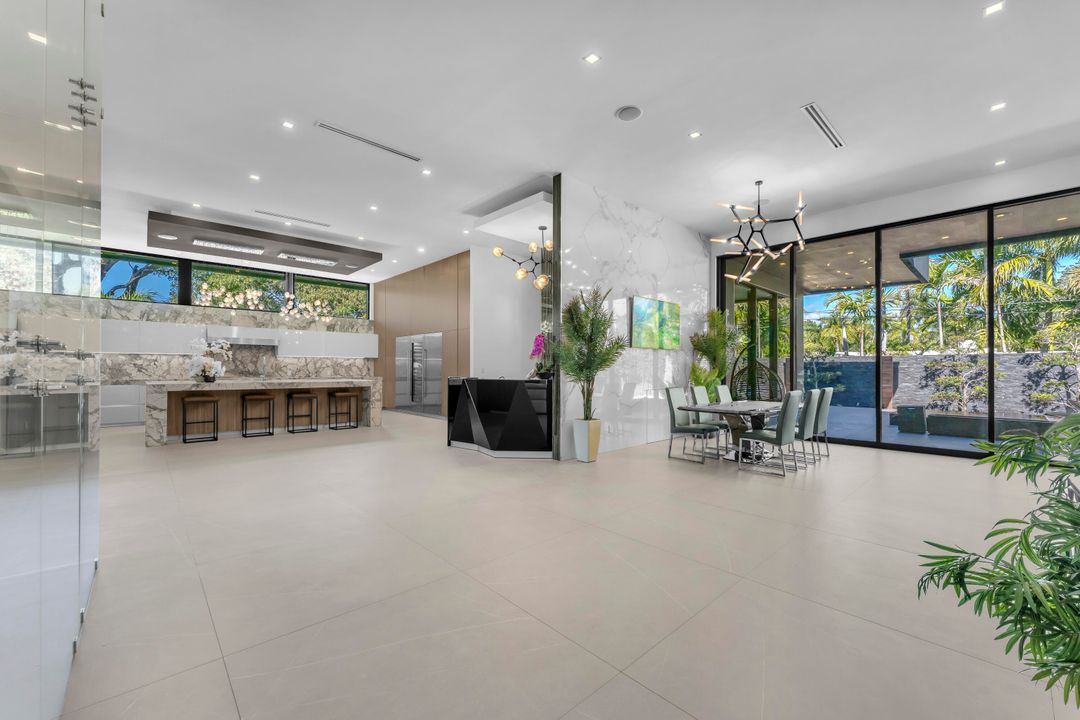 For Sale: $5,250,000 (5 beds, 5 baths, 5708 Square Feet)