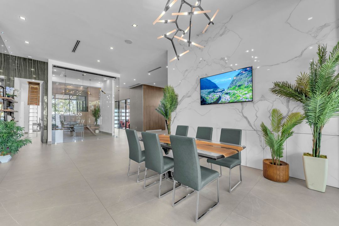 For Sale: $5,250,000 (5 beds, 5 baths, 5708 Square Feet)