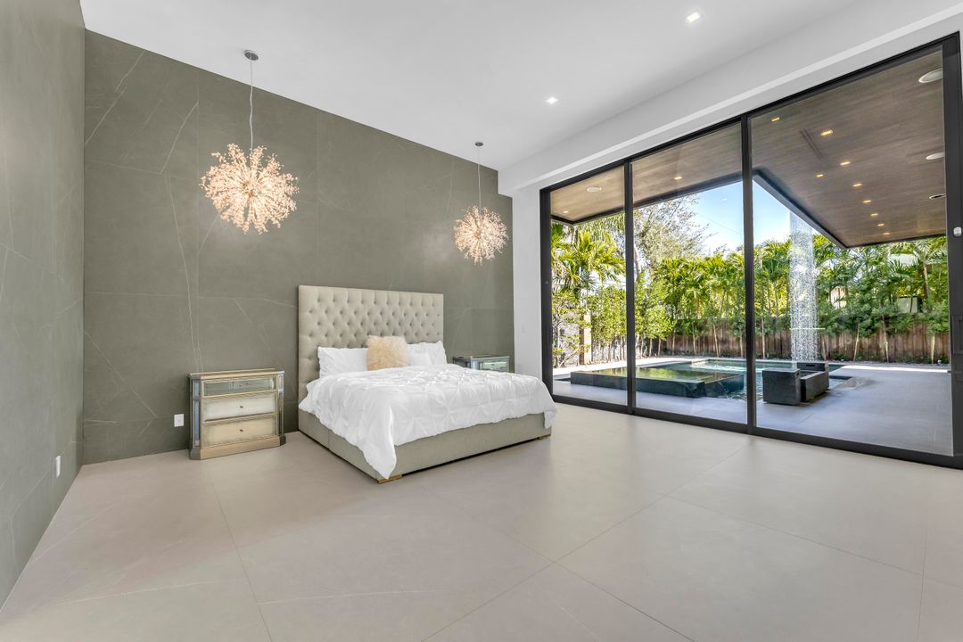 For Sale: $5,250,000 (5 beds, 5 baths, 5708 Square Feet)