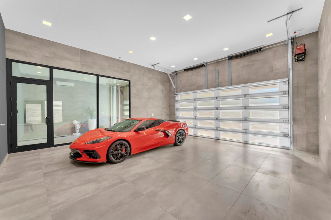 For Sale: $5,250,000 (5 beds, 5 baths, 5708 Square Feet)