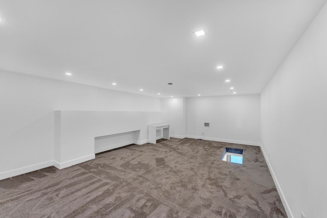 For Sale: $5,250,000 (5 beds, 5 baths, 5708 Square Feet)