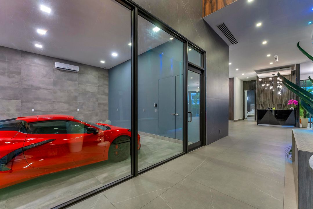 For Sale: $5,250,000 (5 beds, 5 baths, 5708 Square Feet)