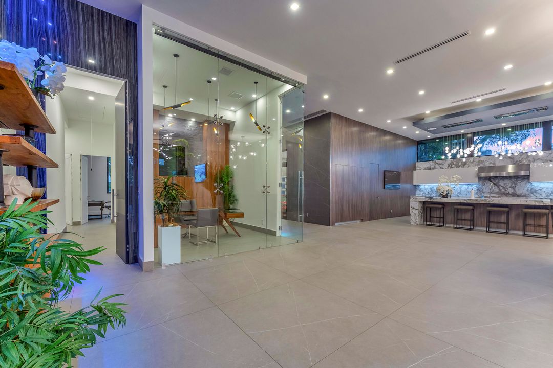 For Sale: $5,250,000 (5 beds, 5 baths, 5708 Square Feet)