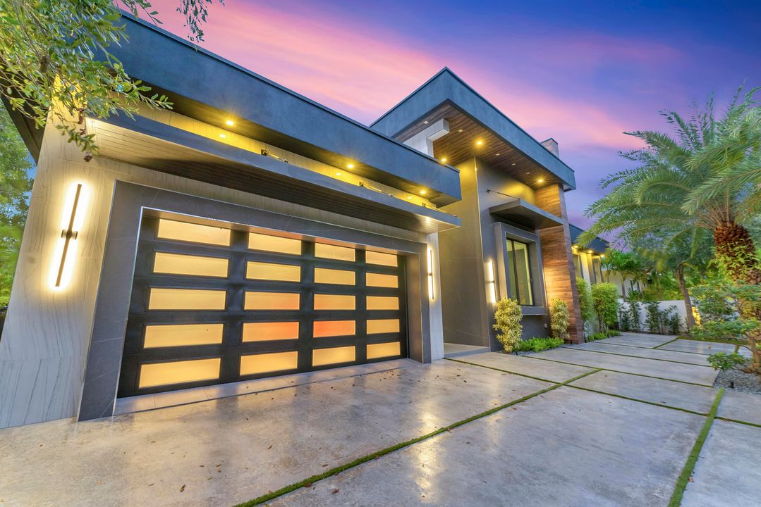 For Sale: $5,250,000 (5 beds, 5 baths, 5708 Square Feet)